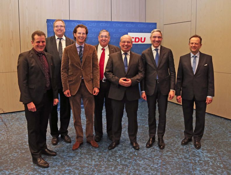 V.l.: Markus Fuchs (Vorsitzender der CDU Hockenheim), Dr. Albrecht Schütte MdL, Olav Gutting MdB, Dr. Karl A. Lamers MdB, Rainer Wendt (Bundesvorsitzender der Deutschen Polizeigewerkschaft im Deutschen Beamtenbund), Dr. Stephan Harbarth MdB und Bürgermeis V.l.: Markus Fuchs (Vorsitzender der CDU Hockenheim), Dr. Albrecht Schütte MdL, Olav Gutting MdB, Dr. Karl A. Lamers MdB, Rainer Wendt (Bundesvorsitzender der Deutschen Polizeigewerkschaft im Deutschen Beamtenbund), Dr. Stephan Harbarth MdB und Bürgermeis