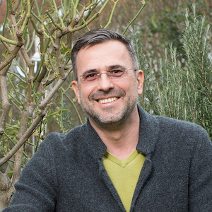 Dr. Jrn Dring